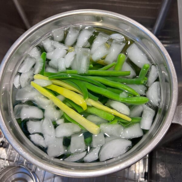 beans cooling in ice water