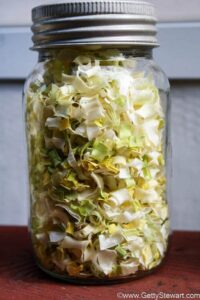 jar of dried leeks l