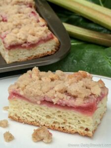 rhubarb cake l