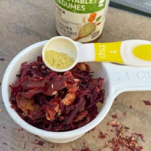 measuring dehydrated borscht portion