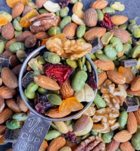 1/4 cup healthy trail mix